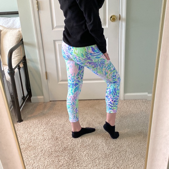 *SOLD!* NWT Lilly Pulitzer High Rise Leggings Weekender Leggings Crop Shell oF - Picture 10 of 12